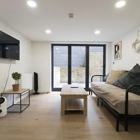 Beautiful Olive House 2 London