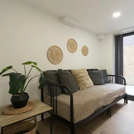 Beautiful Olive House 2 * London