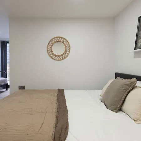 Apartment Beautiful Olive House 2