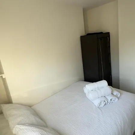 Apartment Modern 1br 5 Mins To Tube, Free Parking & Sofa Bed