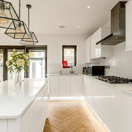 Spacious 3br With Garden & Parking, *