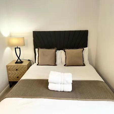 Guest house Westferry London