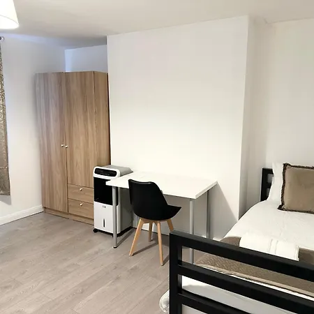 Westferry Guest house *