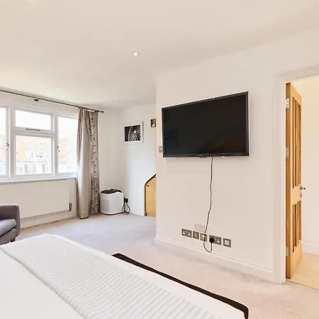 Apartment The Porchester Gardens - Modern & Bright 4bdr With Garden And Parking London