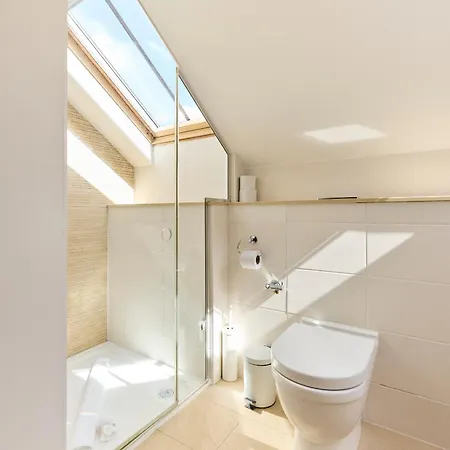 Apartment The Porchester Gardens - Modern & Bright 4bdr With Garden And Parking