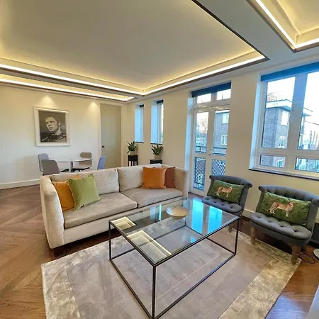 Le Cheval - Chelsea Apartment London