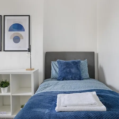 Apartment The Turnpike - Free Parking *