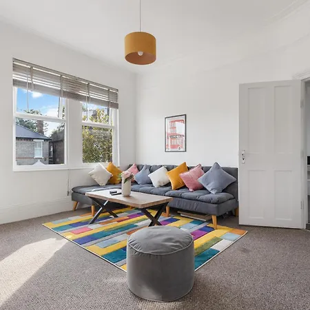 Apartment The Turnpike - Free Parking London