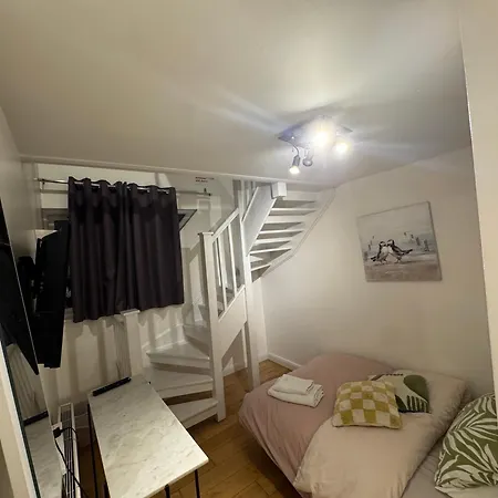 招待所 Cozy Near