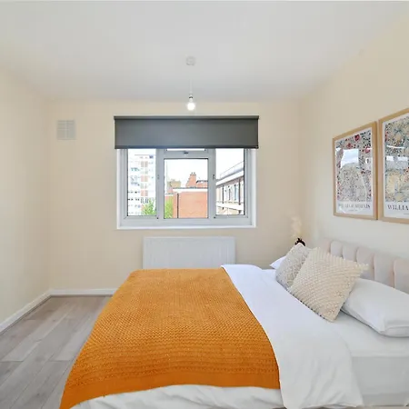 Spacious 5 Bedroom 3 Mins Walk From Mile End *
