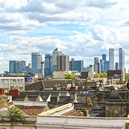 Spacious 5 Bedroom 3 Mins Walk From Mile End London