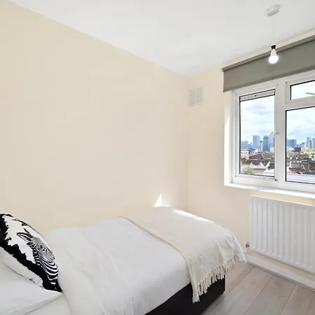 Spacious 5 Bedroom 3 Mins Walk From Mile End