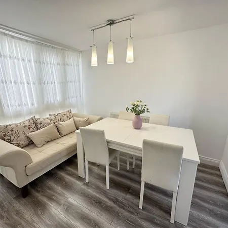 Betty Homes - Nearby Angel And Highbury Apartment