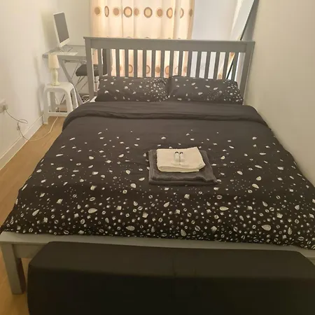 Lascelles House - A Few Mins To Us Embassy, Battersea Power Station & Homestay London