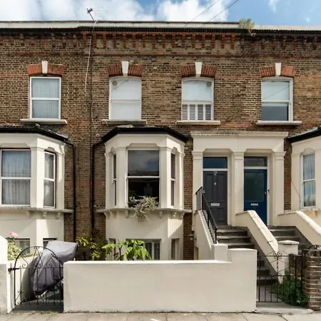 Portnall Retreat - Beautiful & Bright - Close To Ldn *