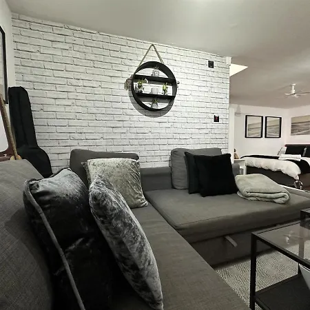 Cozy Modern In The Heart Of Holiday home