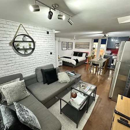 Cozy Modern In The Heart Of *