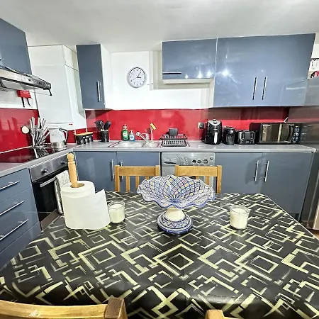 Holiday home Cozy Modern In The Heart Of *