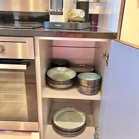 2 Bed In Oxford Street Apartment *
