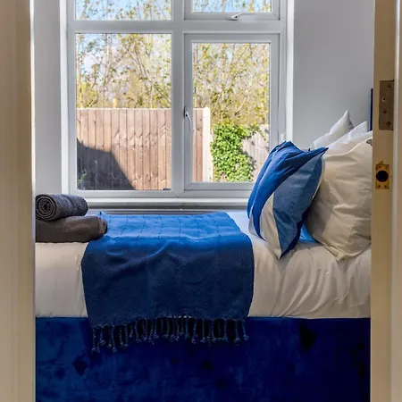 Parking, Yard, Bbq, Chic Near Wembley Harrow