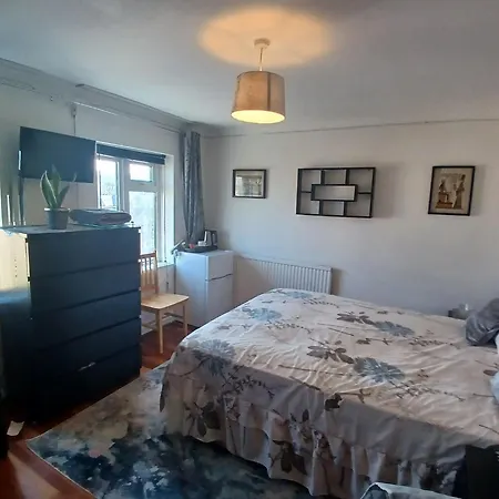 4 Bedroom House Rented By The Londra