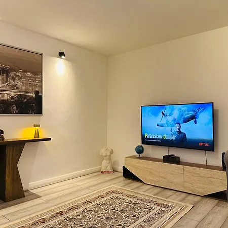 Entire 2-bedroom Flat Close To Hyde Park, Paddington Station, Bayswater And Queensway Station *