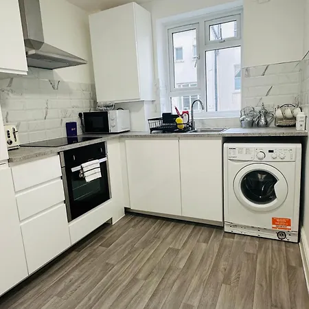 Entire 2-bedroom Flat Close To Hyde Park, Paddington Station, Bayswater And Queensway Station Apartment