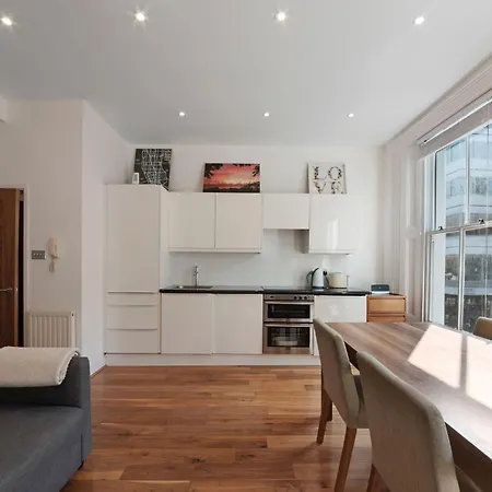 Huge 1 Bed Sleeps 4 De Lux Soho Fitzrovia