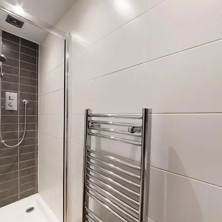 Apartment Huge 1 Bed Sleeps 4 De Lux Soho Fitzrovia London