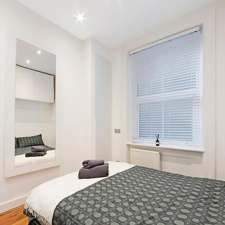 Apartment Huge 1 Bed Sleeps 4 De Lux Soho Fitzrovia