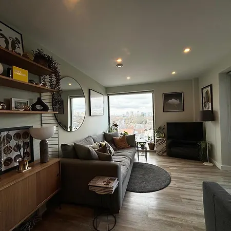Mid-century Modern Flat With Panoramic Views Apartment *