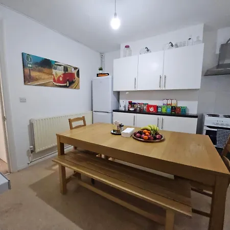 Comfy In بيت ضيافة لندن
