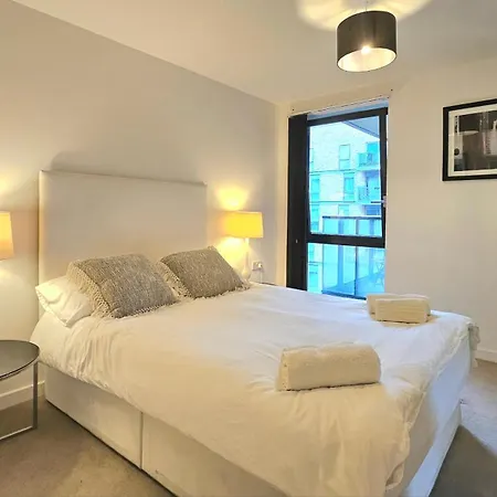 דירה Athera - Festival Quarter, Canary Wharf 2 Bed, 2 Bath With Balcony And Gym Facility לונדון