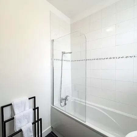 Apartment Spacious Camden D2