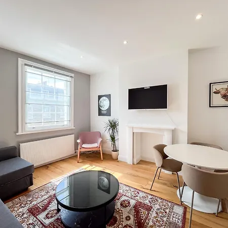 Spacious Camden D2 Apartment London