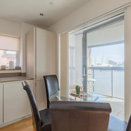 Gorgeous 1bd Flat With Incredible Views Of The O2 Apartamento Londres