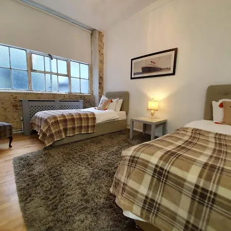 3-bedroom Spacious In Shoreditch Apartment