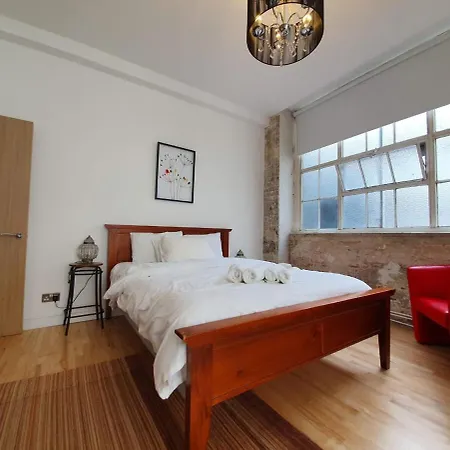 3-bedroom Spacious In Shoreditch Apartment