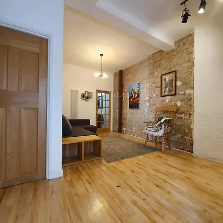 3-bedroom Spacious In Shoreditch Apartment