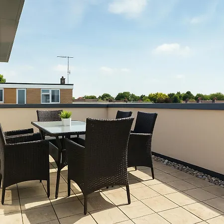 Wandsworth Penthouse - Large Terrace & Outdoor Living In *