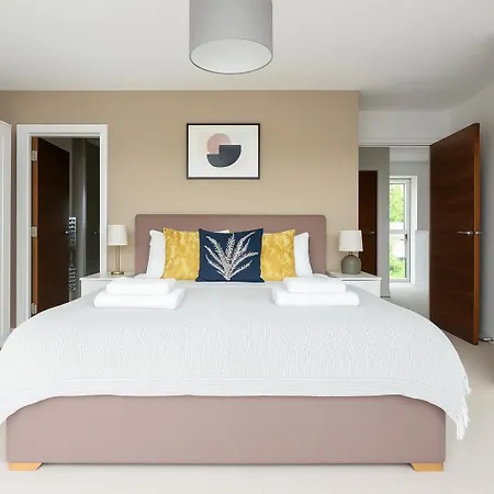 Wandsworth Penthouse - Large Terrace & Outdoor Living In