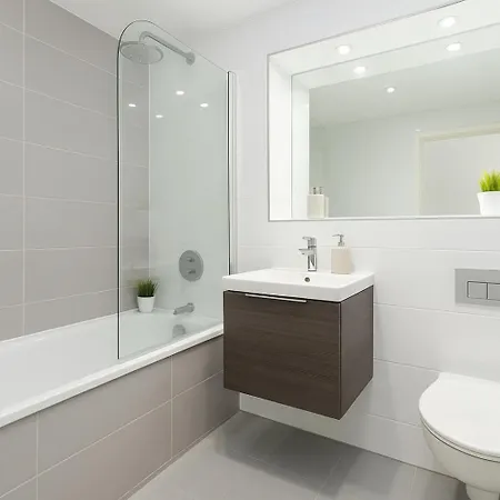 Wandsworth Penthouse - Large Terrace & Outdoor Living In * London