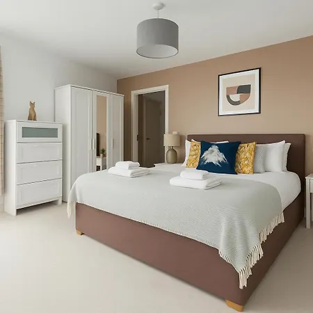 Wandsworth Penthouse - Large Terrace & Outdoor Living In Apartment *