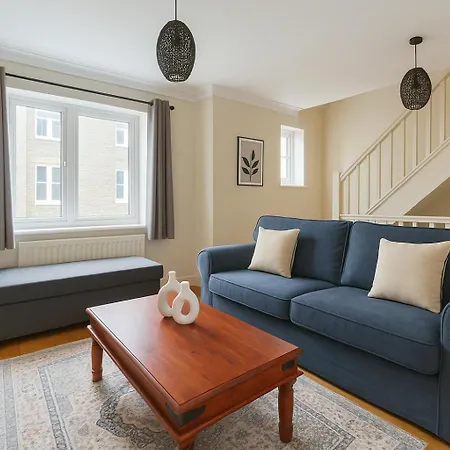 Spacious 3 Story House In Fulham Broadway Appartamento