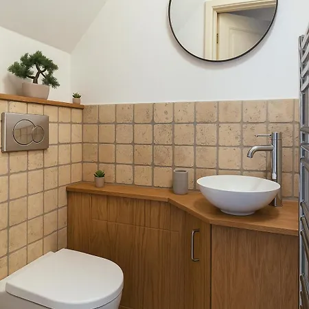 Spacious 3 Story House In Fulham Broadway * Londra