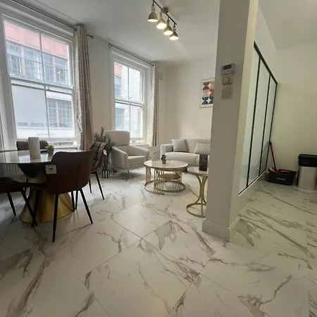 Stylish And Modern In Vibrant Soho Unbeatable Location Wdg Apartment London