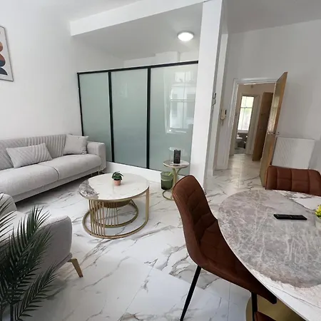 Stylish And Modern In Vibrant Soho Unbeatable Location Wdg