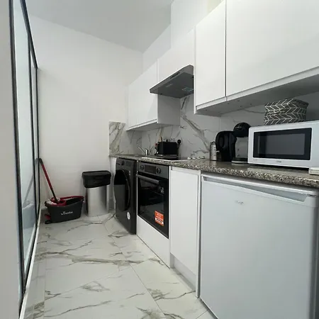 Stylish And Modern In Vibrant Soho Unbeatable Location Wdg Apartment *