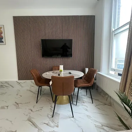 Stylish And Modern In Vibrant Soho Unbeatable Location Wdg London