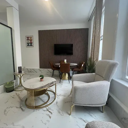 Stylish And Modern In Vibrant Soho Unbeatable Location Wdg London